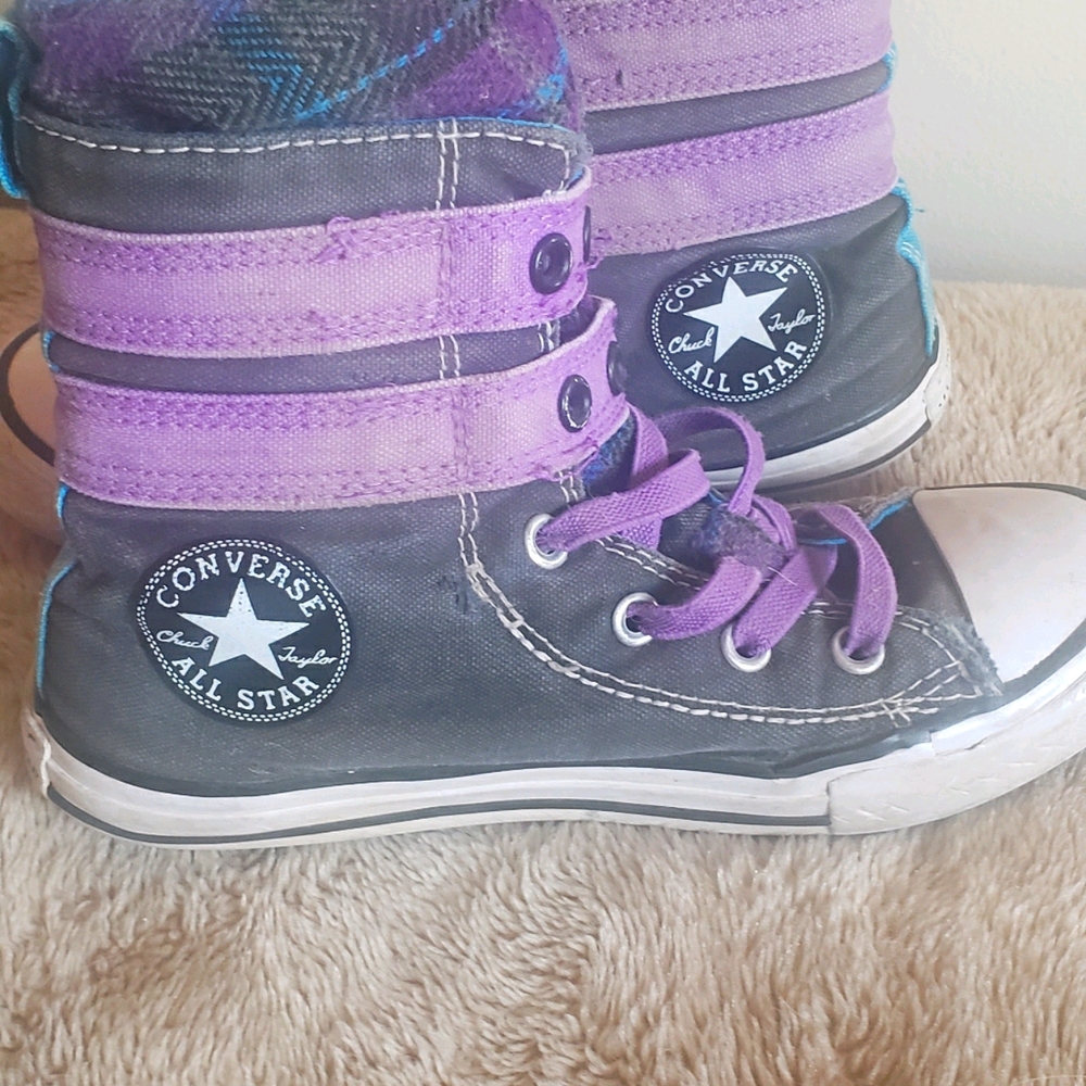 Converse kids rare Hightop size 2